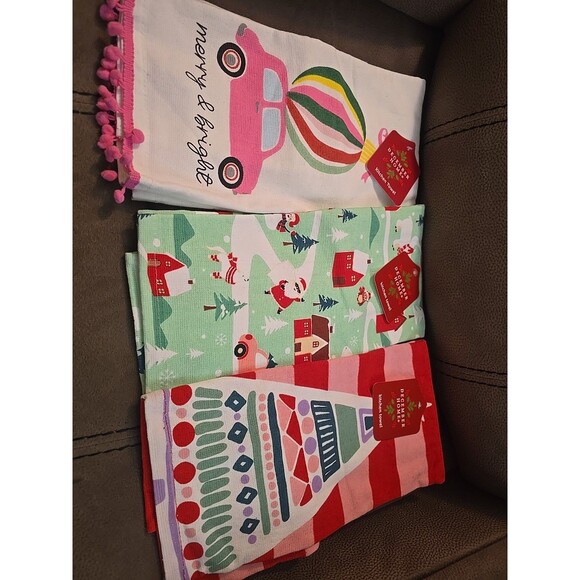 Lot Of 3 Christmas kitchen towels - Picture 1 of 5